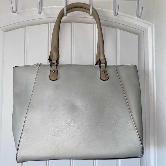 Guess purse - Picture 2 of 5